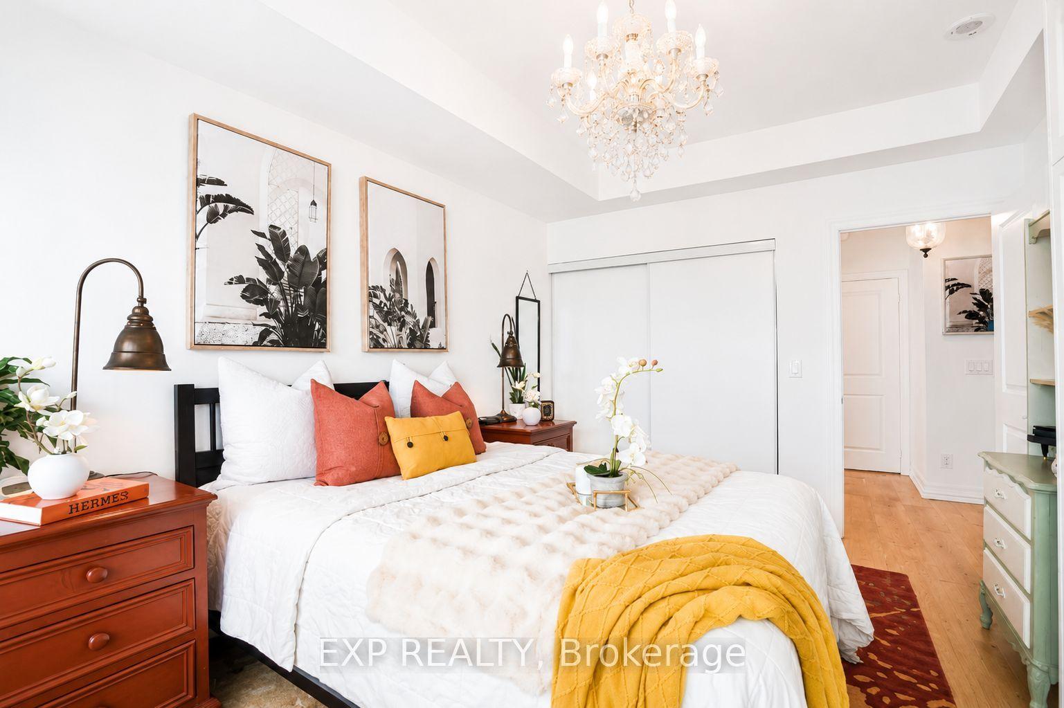 500 St Clair Avenue W 404 #404 — photo 1