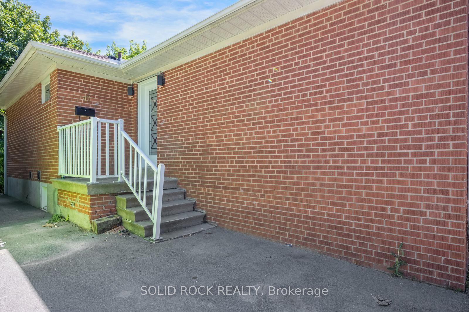 47 Brisco Street, Brampton — Detached for sale, photo 2