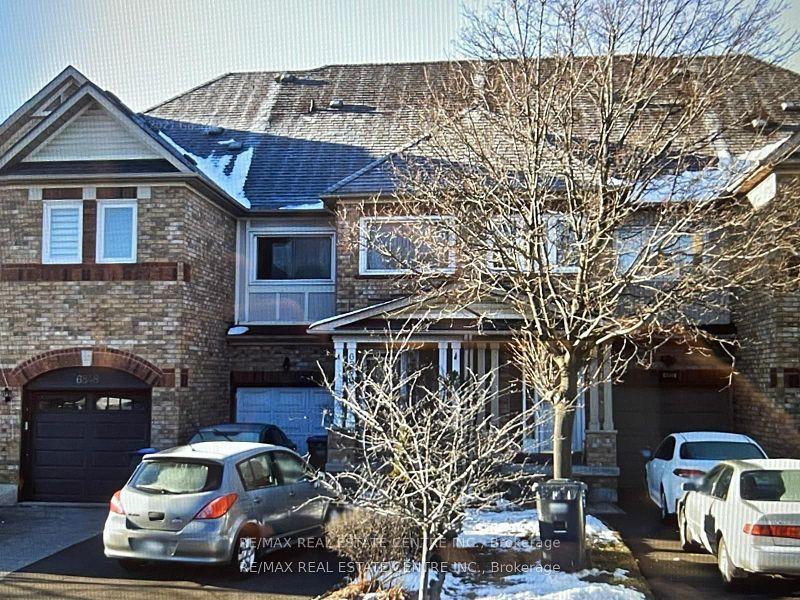 6850 Dillingwood Drive — photo 1
