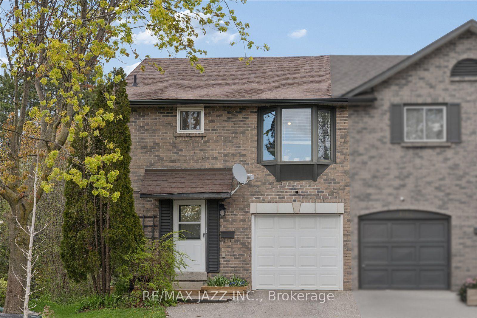 1360 Sunnybrae Crescent — photo 1
