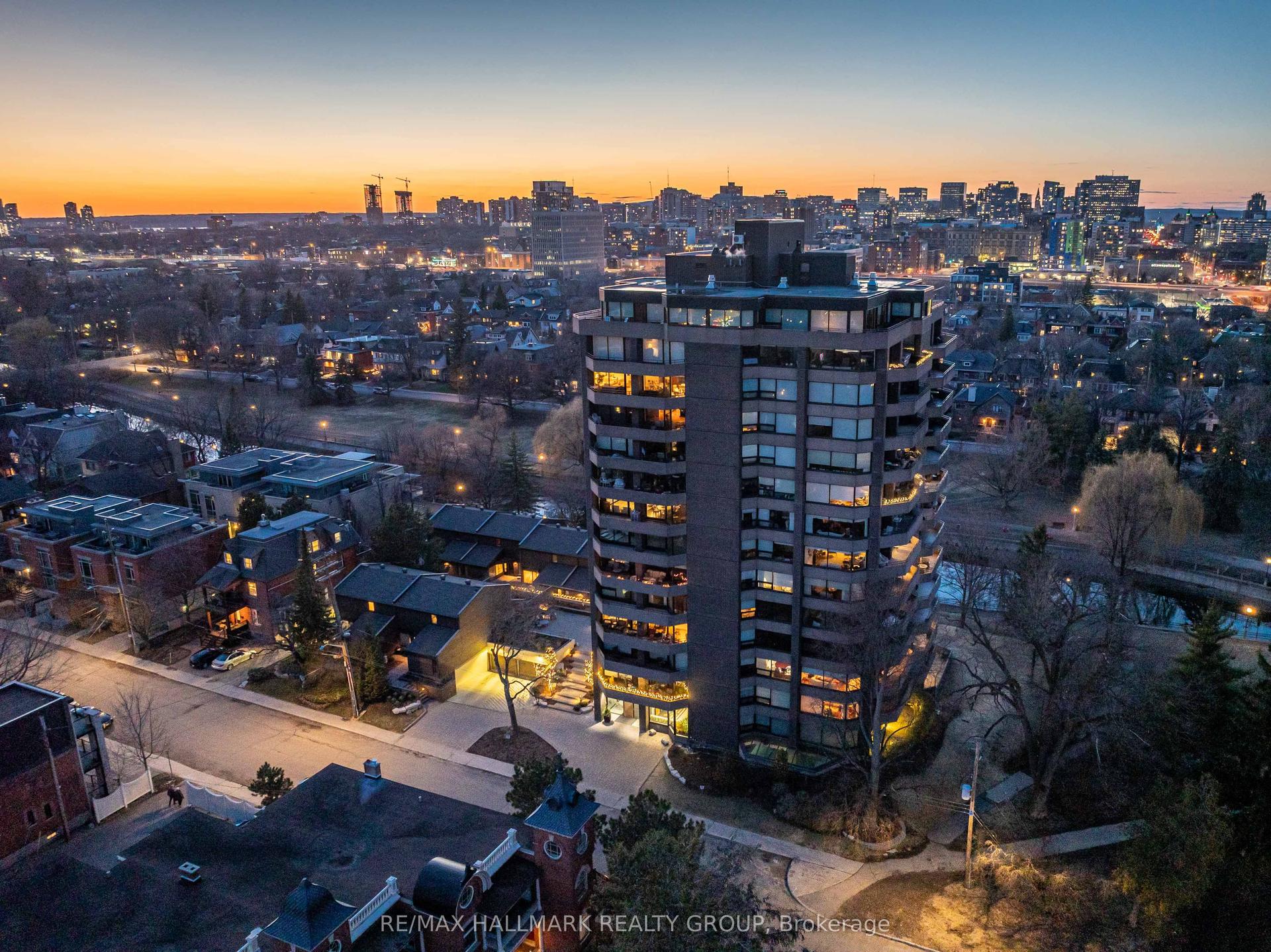 300 Queen Elizabeth Drive TH2 #TH2 — photo 1