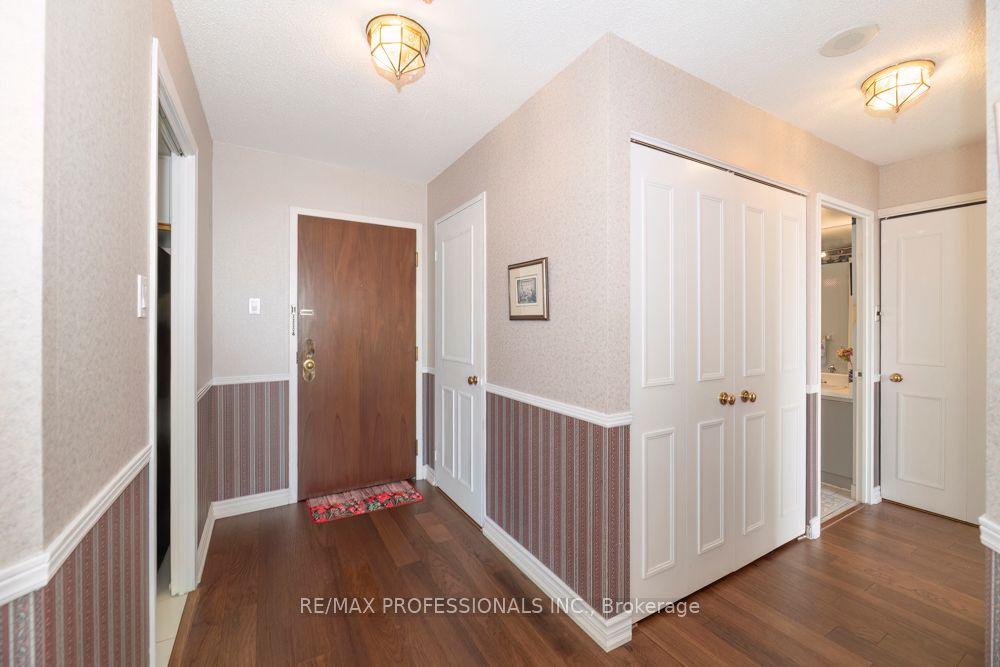 1320 Islington Avenue 702 #702 — photo 1