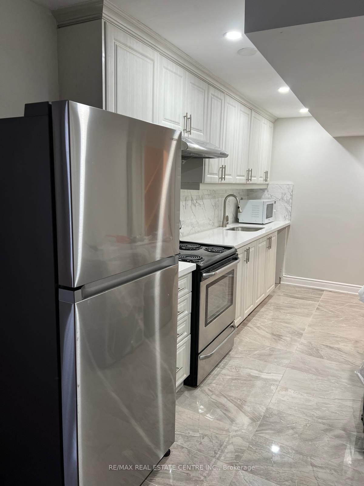 210 Valleyway Drive (BASEMENT) #(BASEMENT), Brampton — Detached for lease, photo 1
