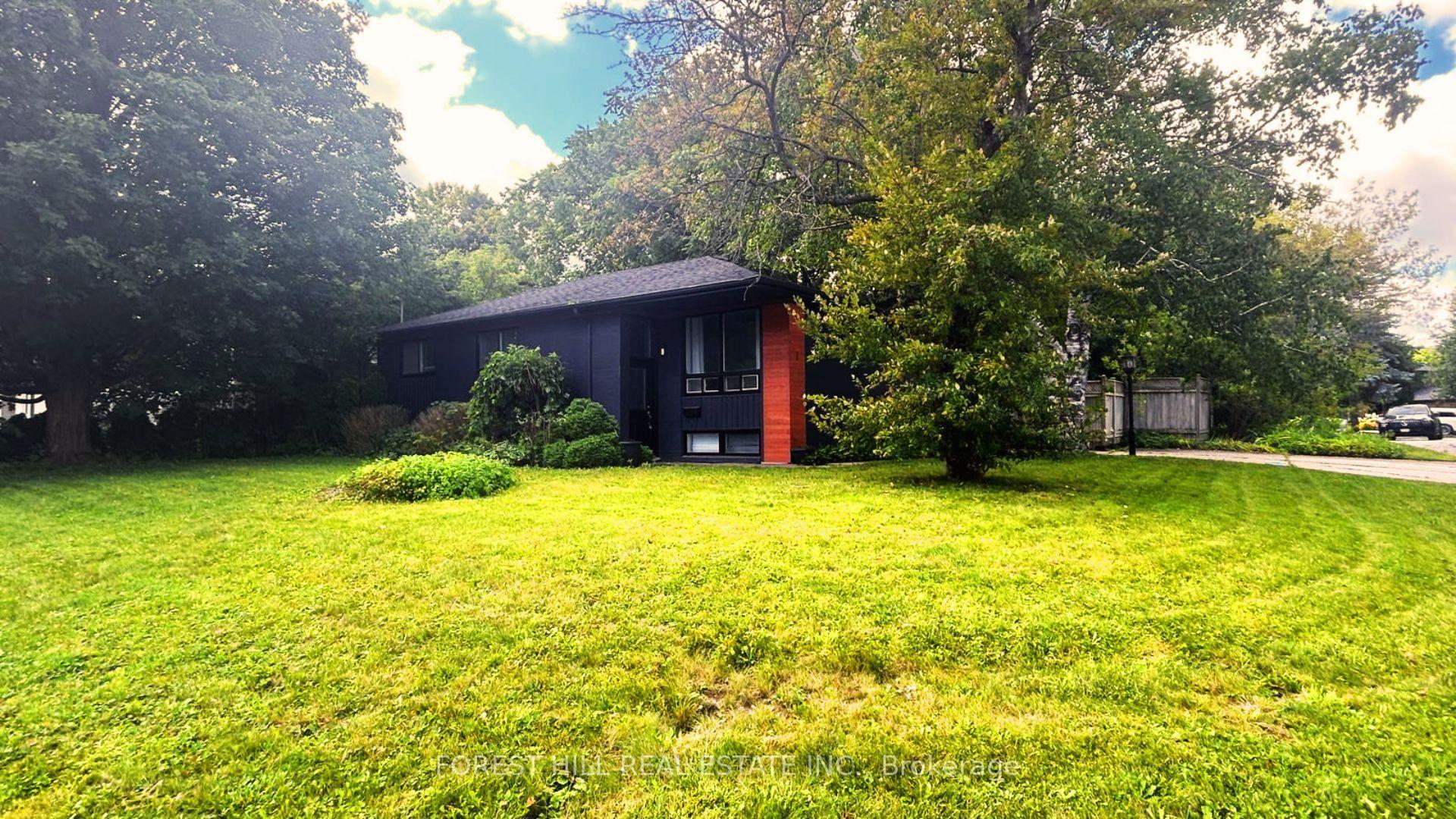 1 Willis Drive, Aurora — Detached for sale, photo 1
