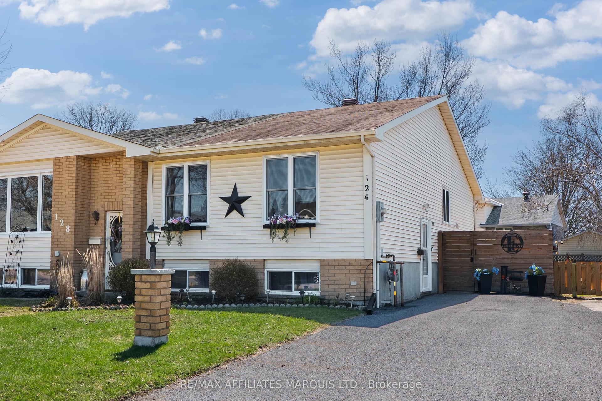 124 Northwoods Crescent — photo 1