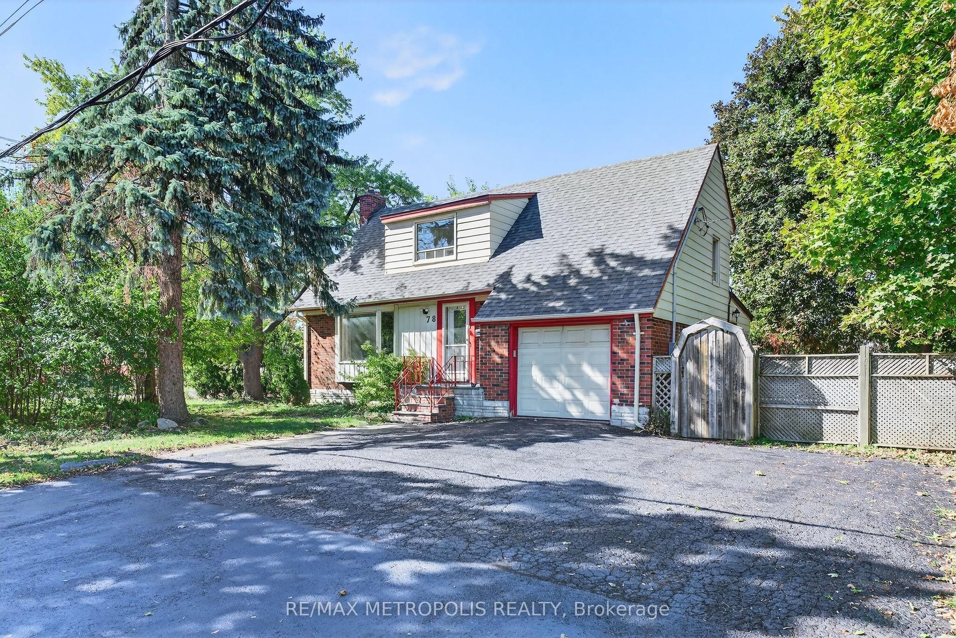 78 Harold Street Main #Main, Brampton — Detached for lease, photo 1