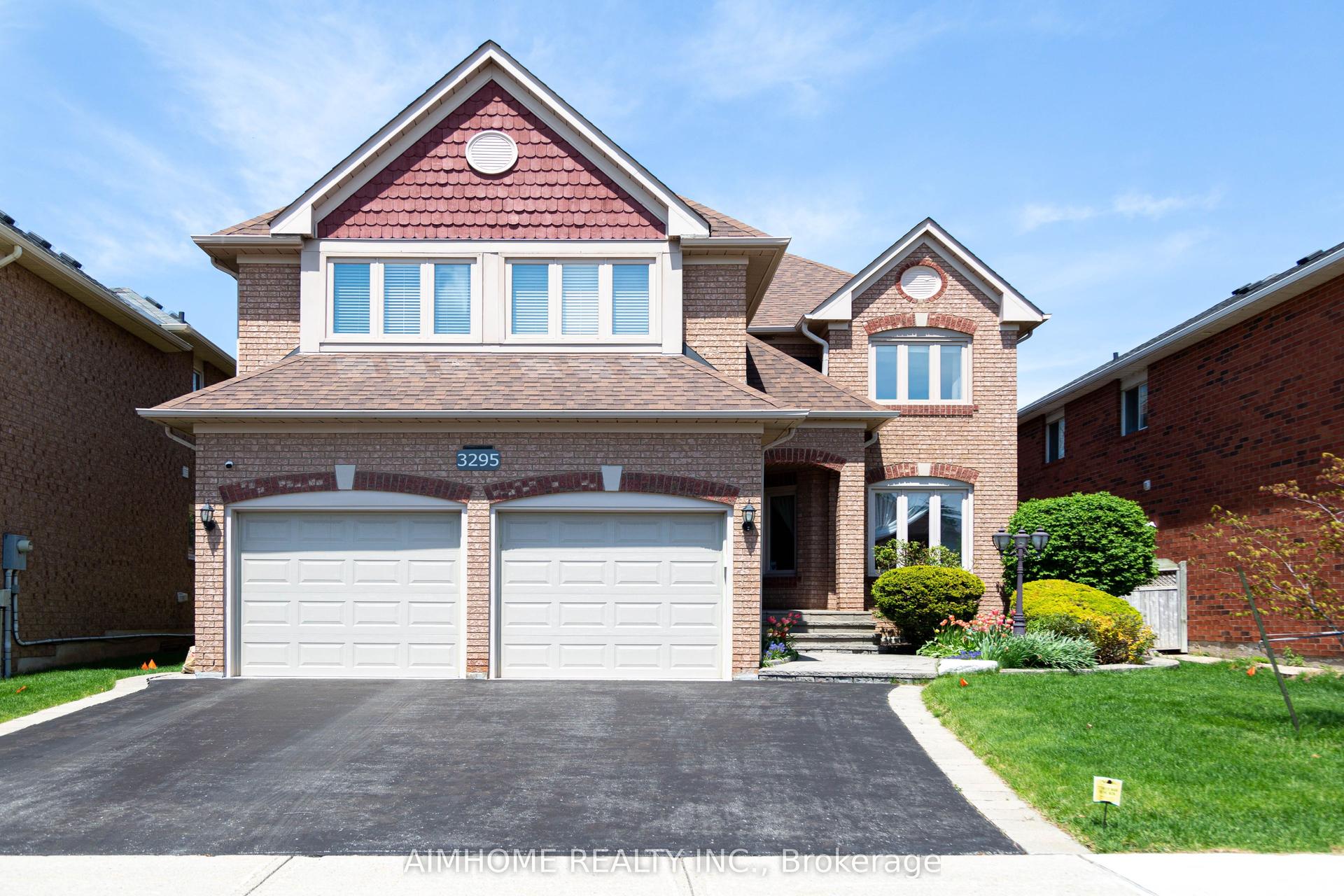 3295 Bloomfield Drive — photo 1