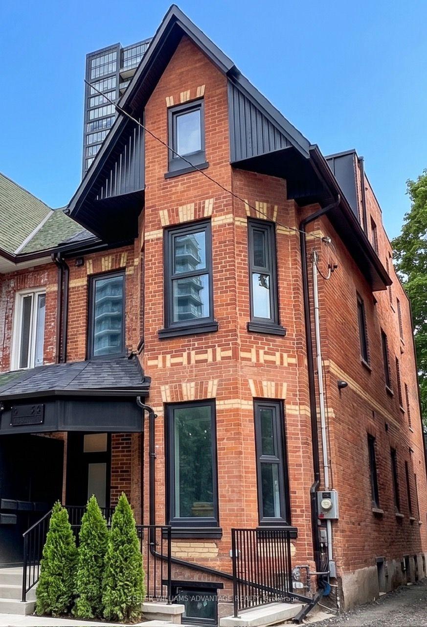 23 Ross Street 2 #2, Toronto — Semi-Detached for lease, photo 1