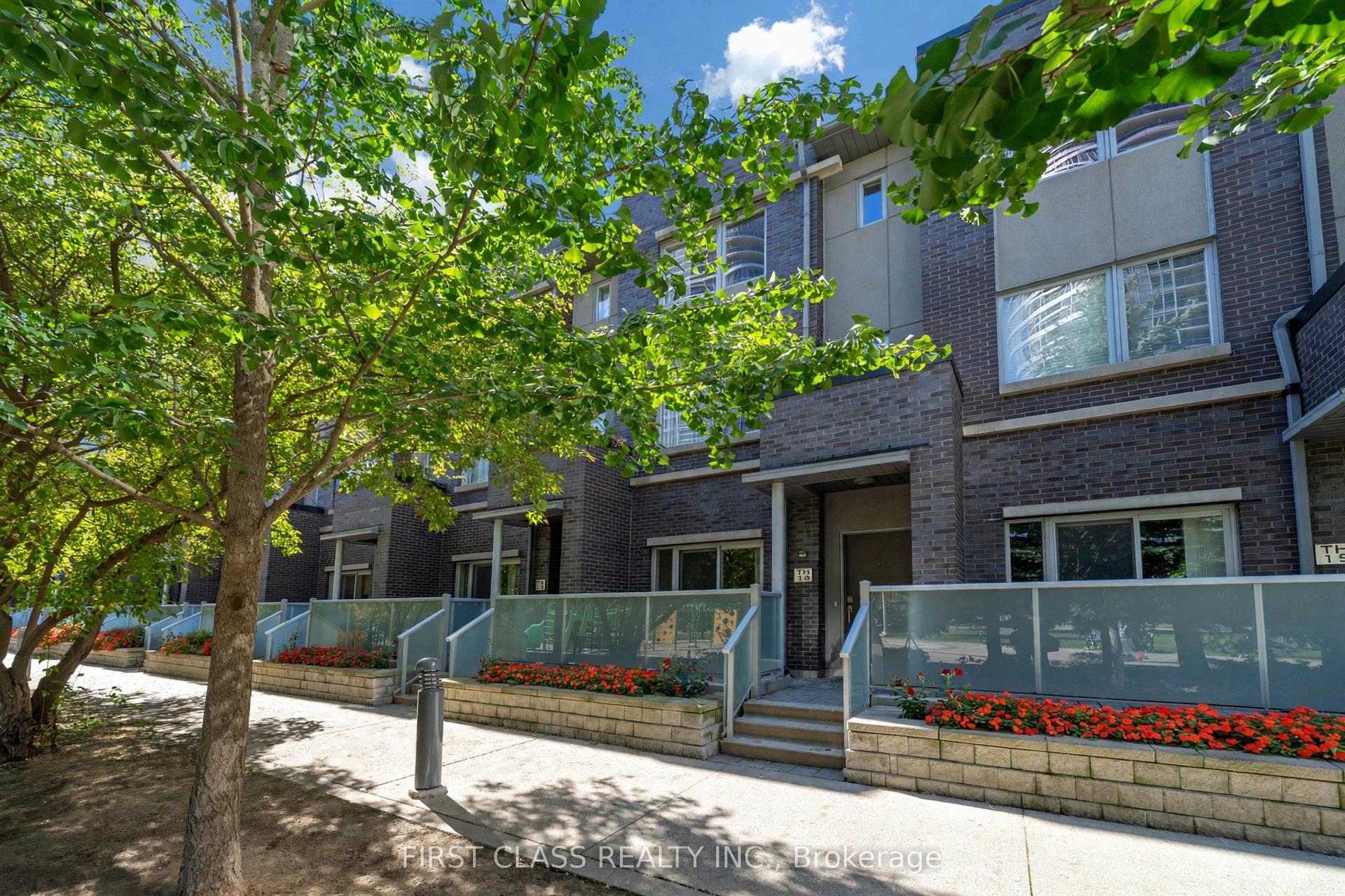 310 Village Green Square 14 #14, Toronto — Condo Town for sale, photo 1