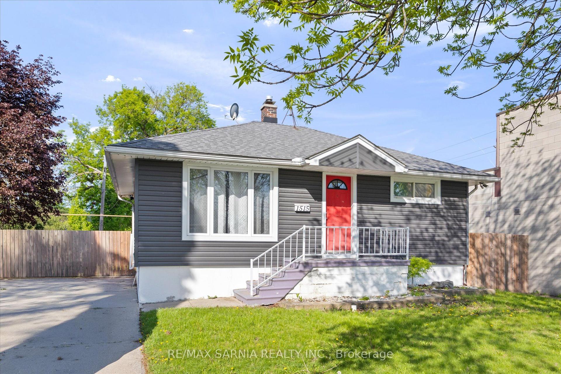 1515 Tourangeau Road, Windsor — Detached for sale, photo 1