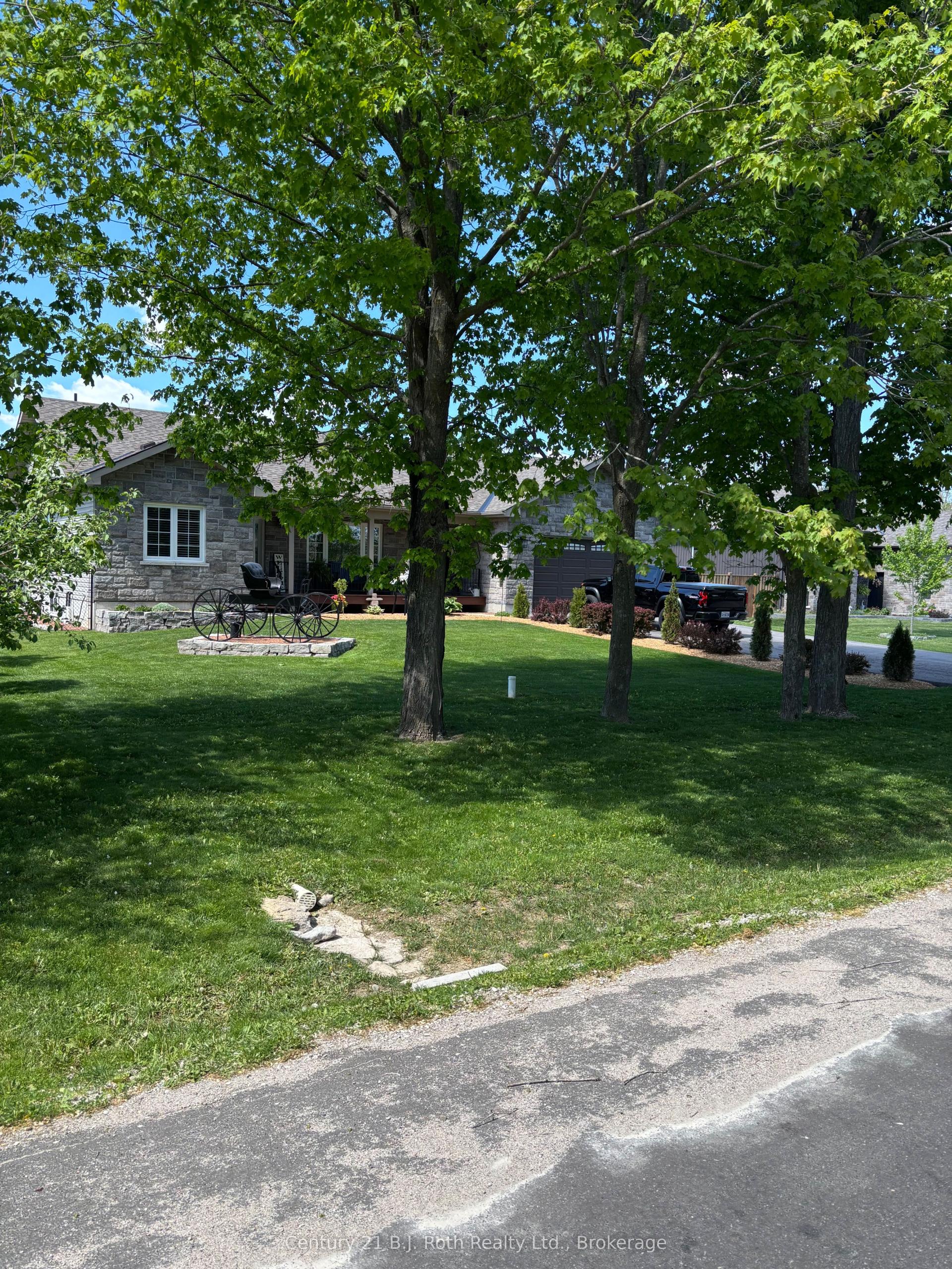 3888 Melrose Drive — photo 1
