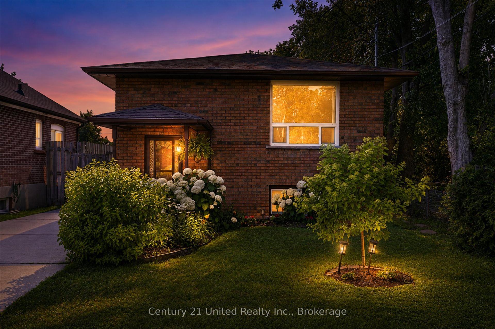 71 Pine Street, Peterborough — Detached for sale, photo 1