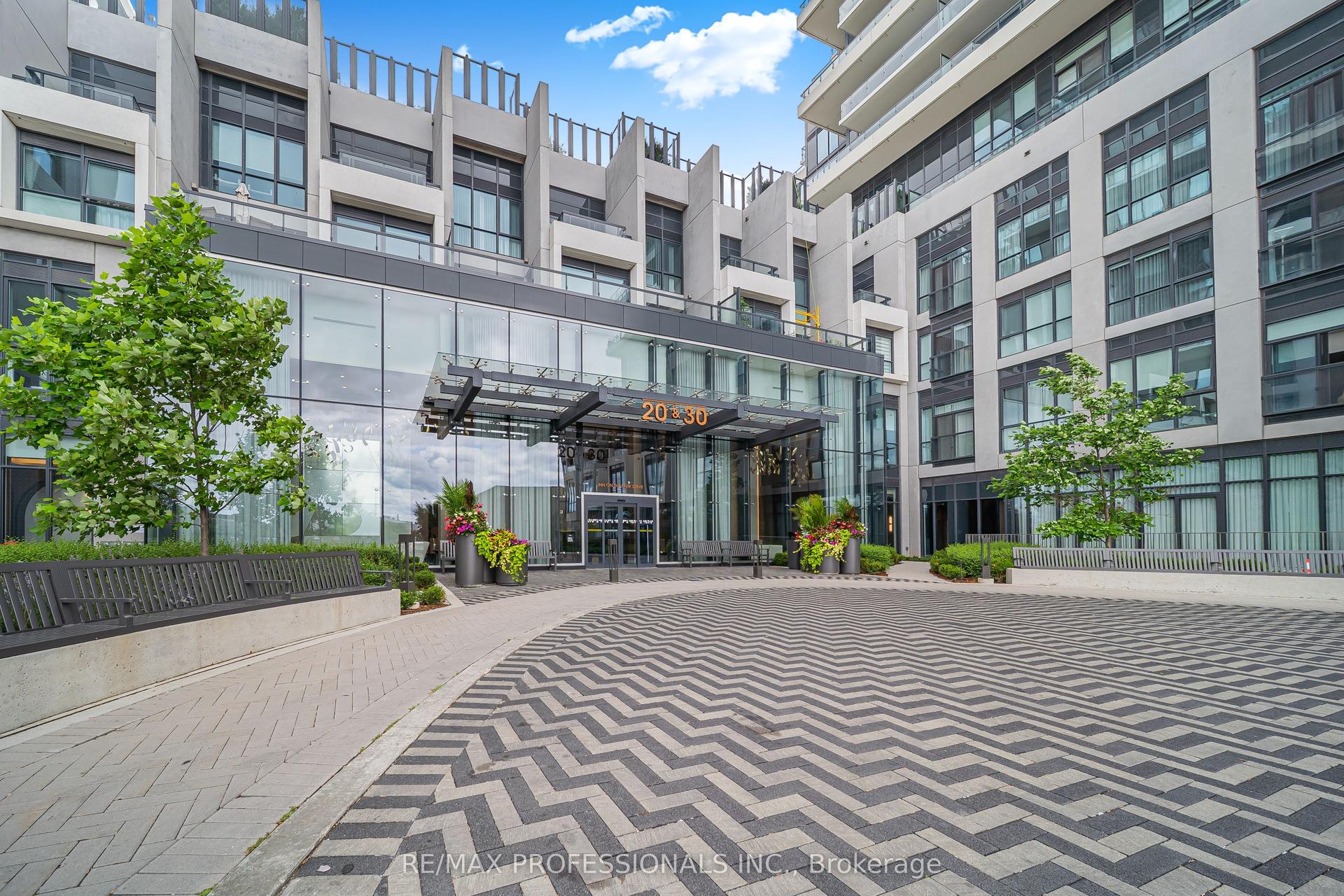 30 Inn The Park Drive 407 #407, Toronto — Condo for sale, photo 1