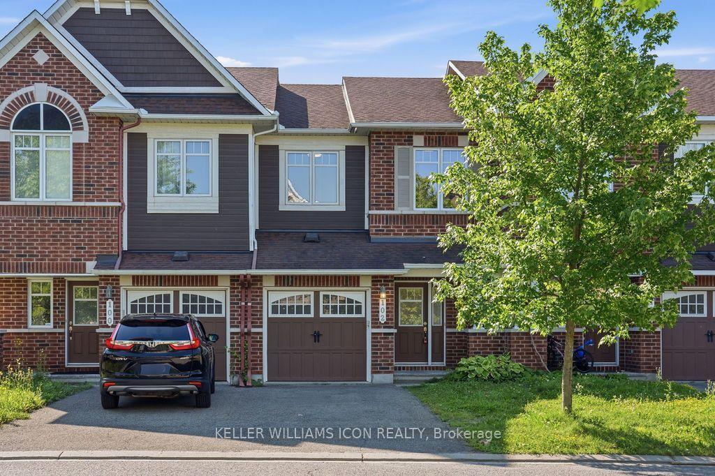 102 Garrity Crescent, Barrhaven — Townhouse for sale, photo 1