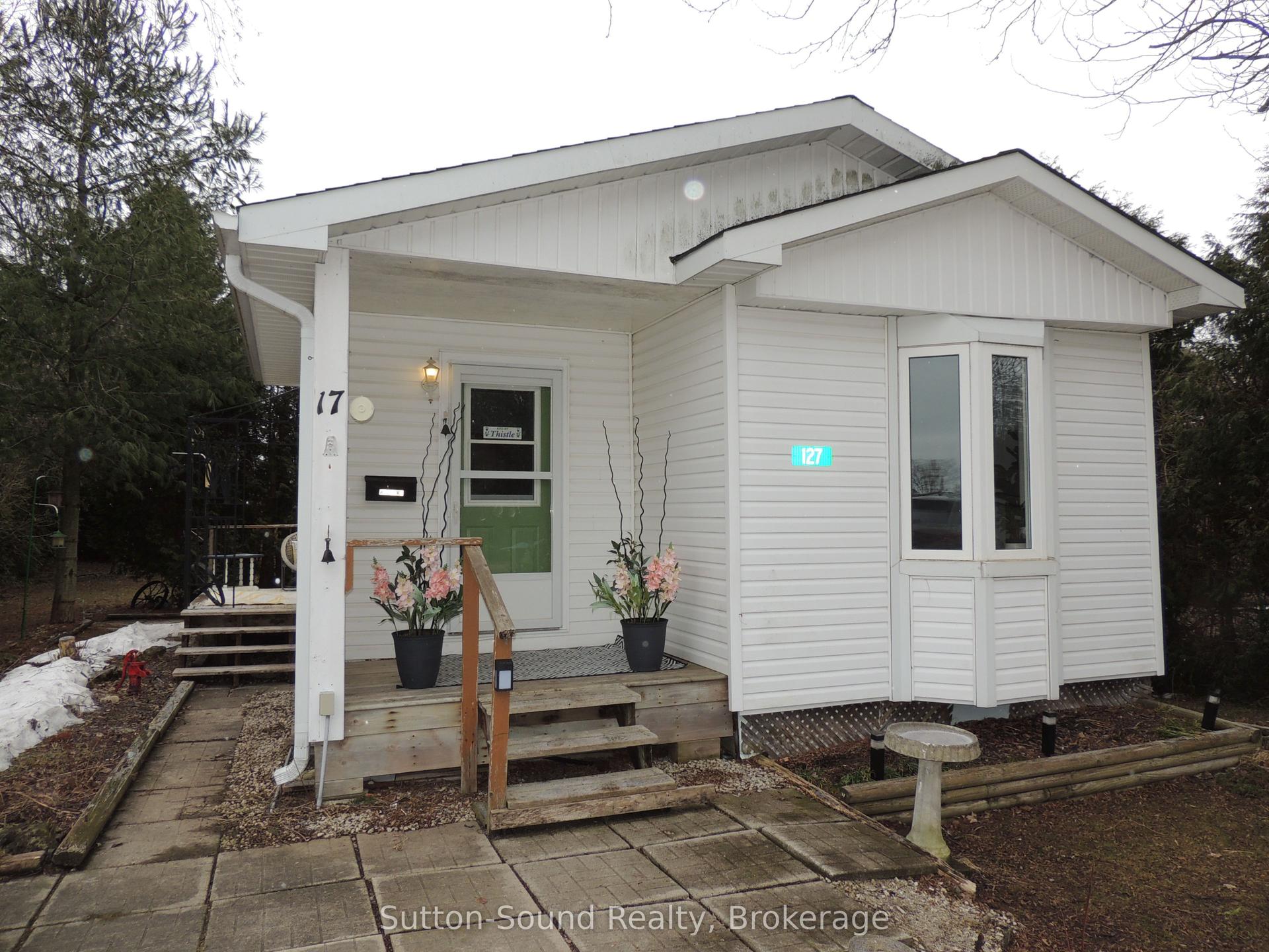 127 Harvey Street — photo 1