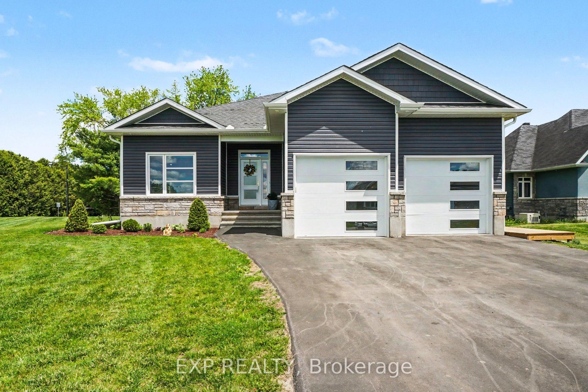 200 Nellie Street — photo 1