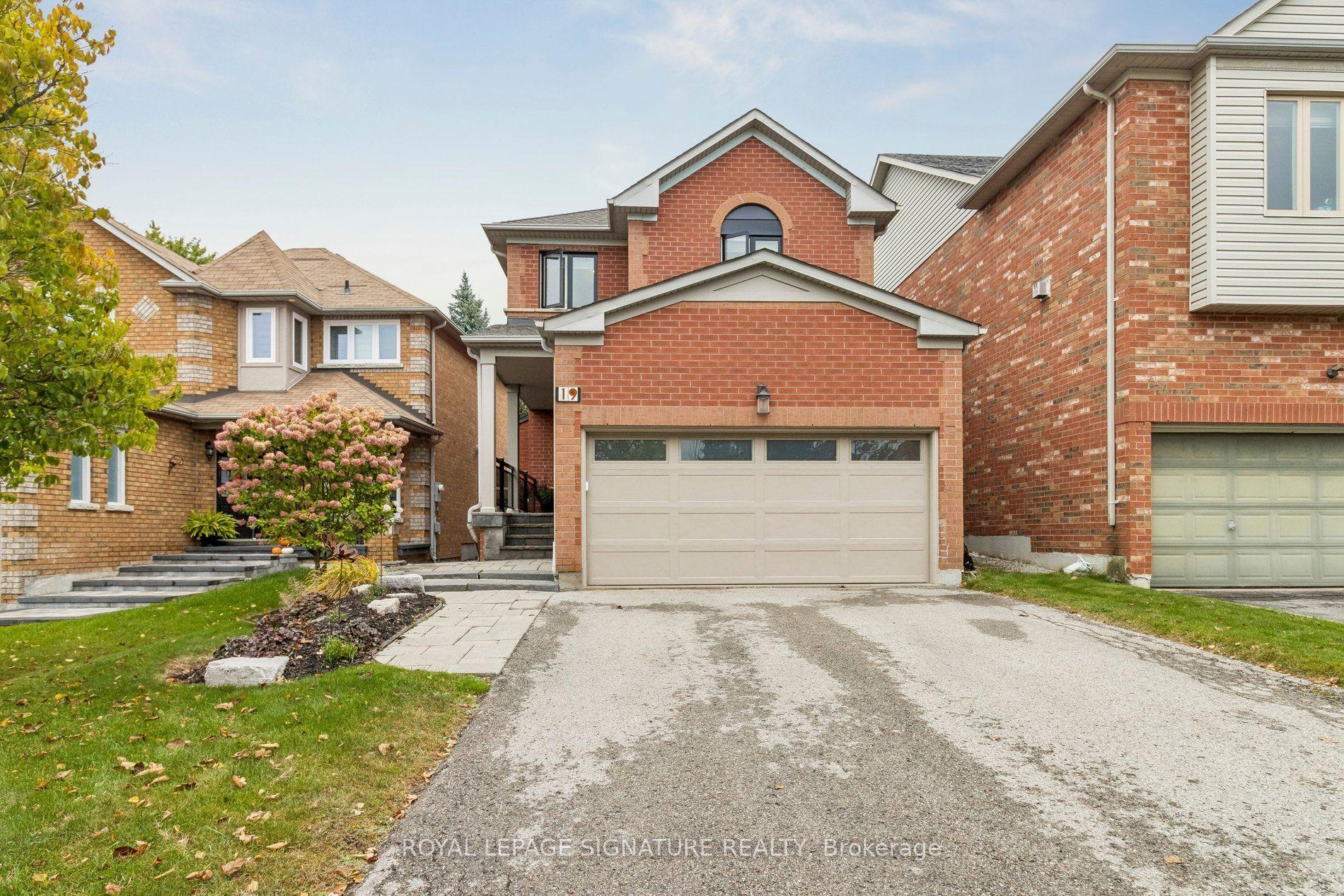 19 Ballymore Drive, Aurora — Detached for sale, photo 1