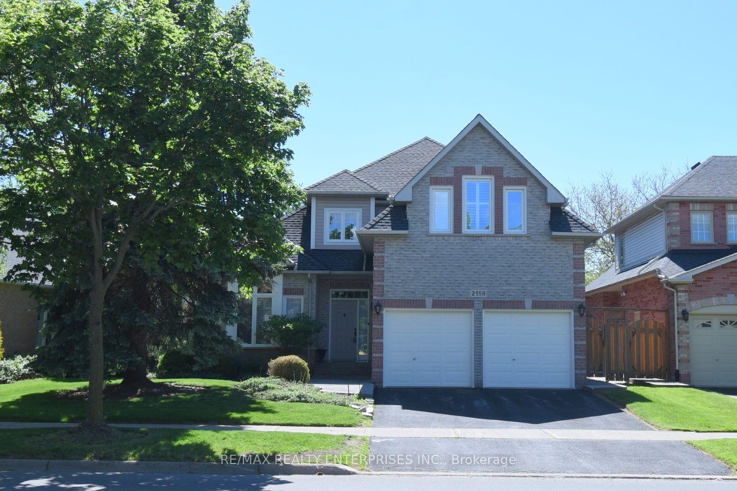 2158 Country Club Drive — photo 1