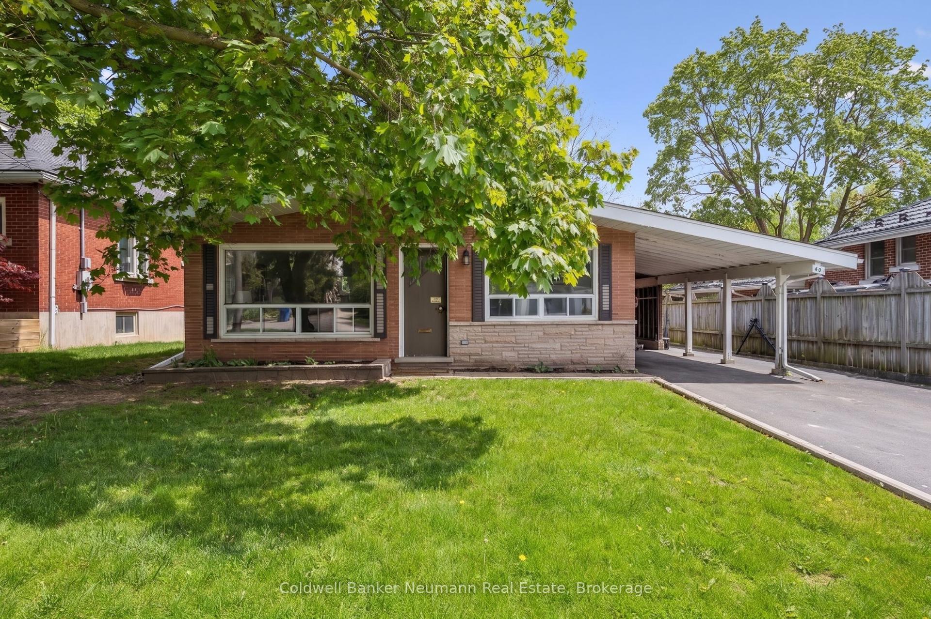40 Fairview Boulevard — photo 1