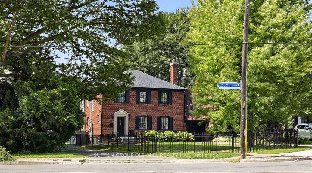 10 Queens Avenue, Toronto — Detached for sale, photo 1