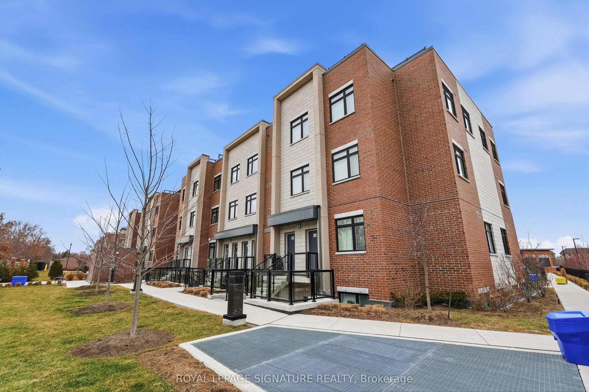 1062 Douglas McCurdy Common 227 #227 — photo 1