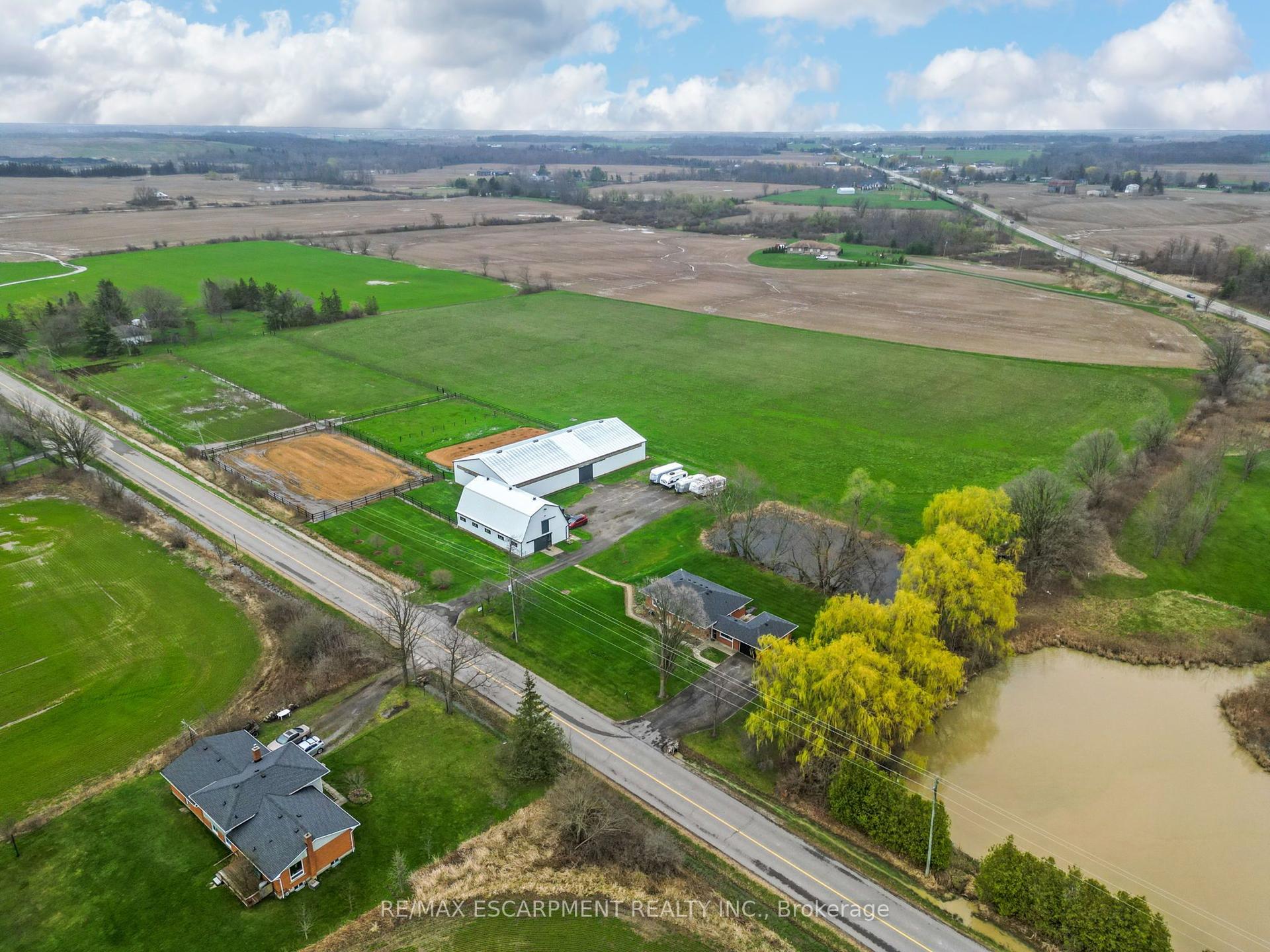 2223 Hall Road — photo 1