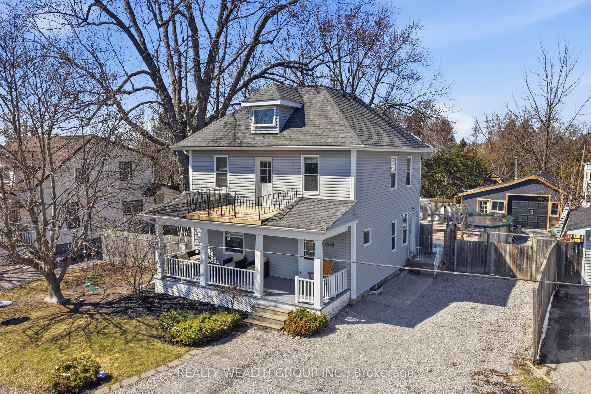 1678 David Street — photo 1