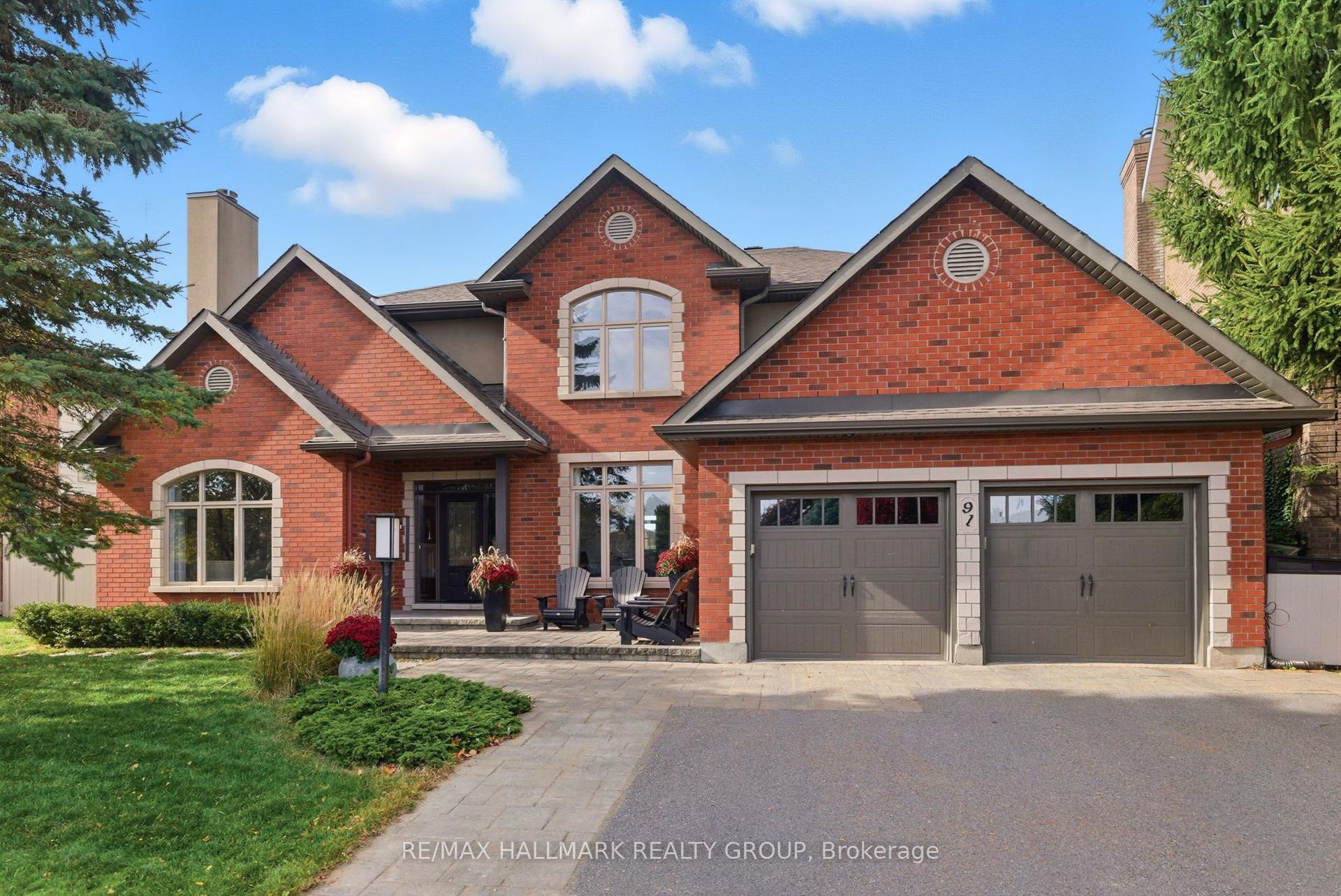 91 Shaughnessy Crescent — photo 1