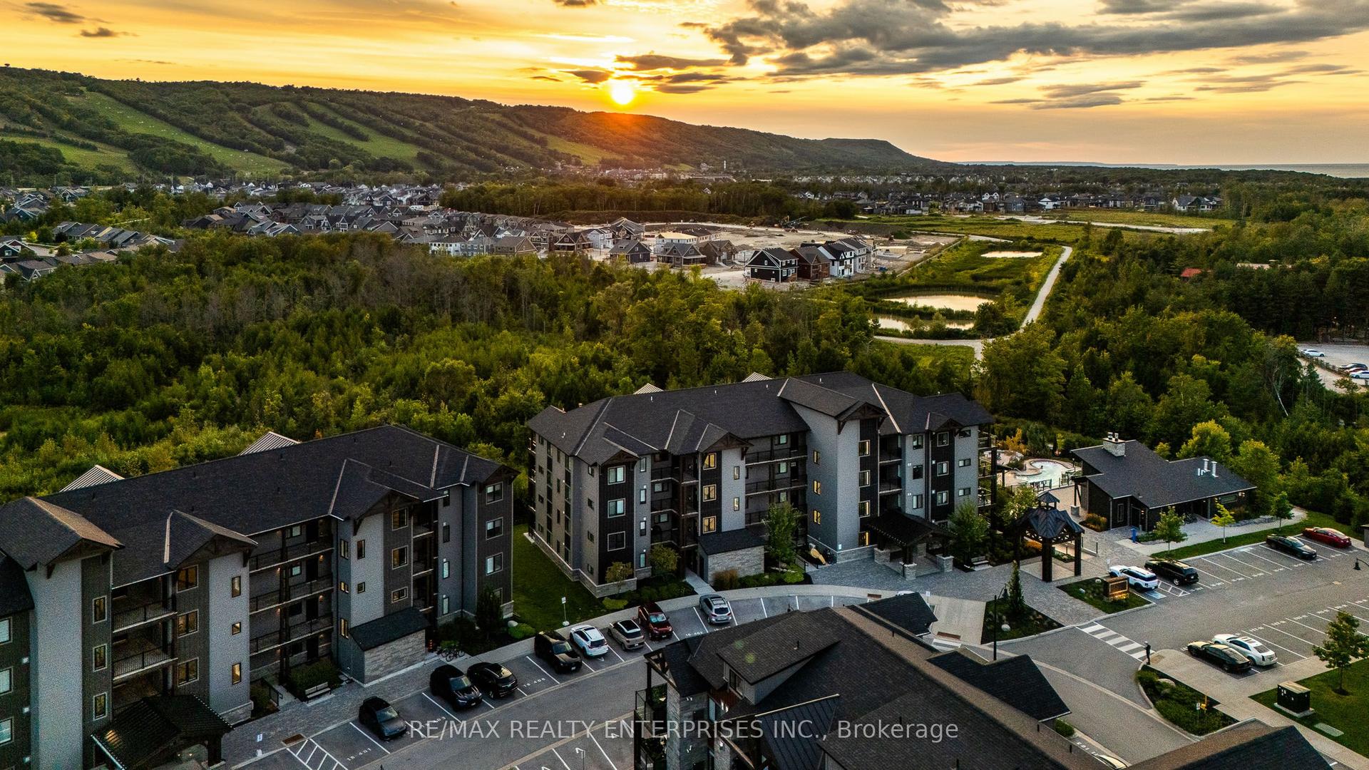 16 Beckwith Lane 404 #404 — photo 1