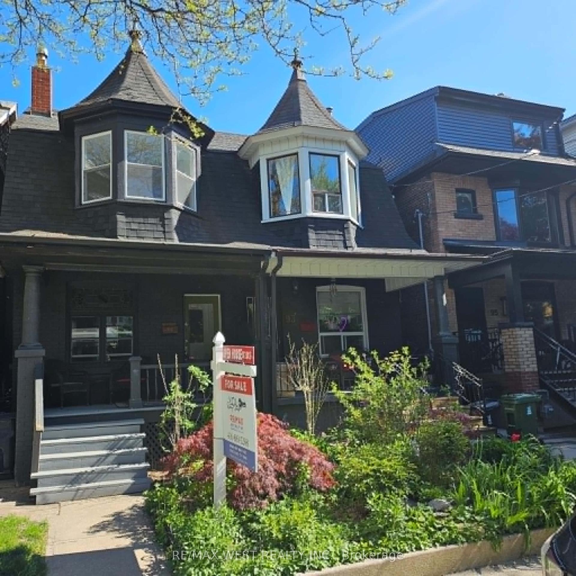 91 Olive Avenue — photo 1