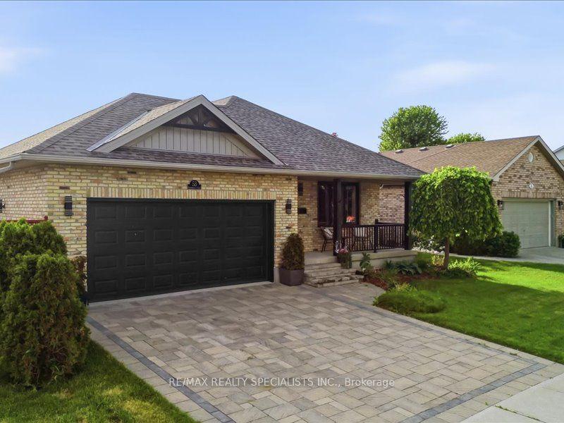 53 Edgewell Crescent — photo 1