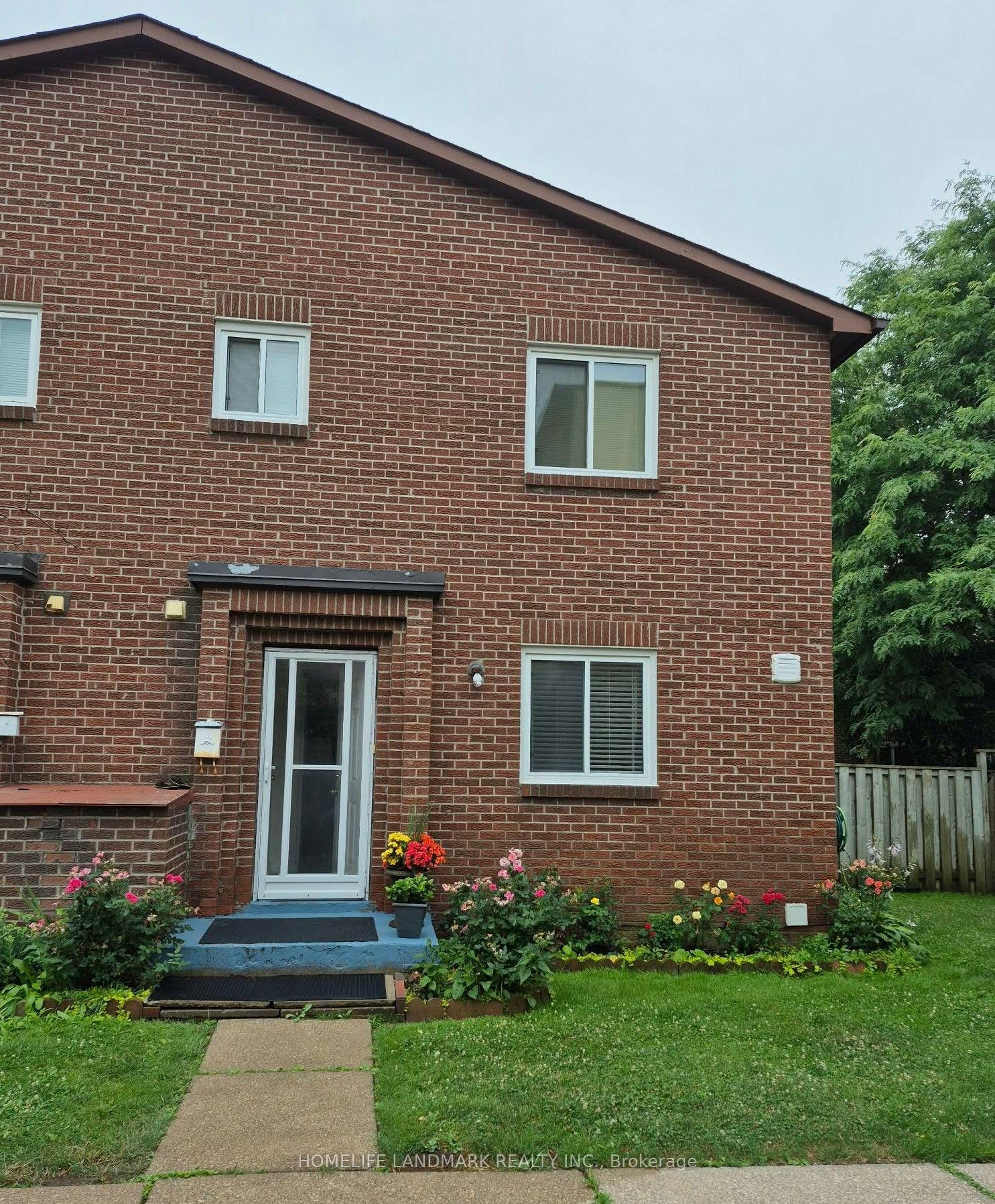 106 Chester Le Boulevard 37 #37 — photo 1