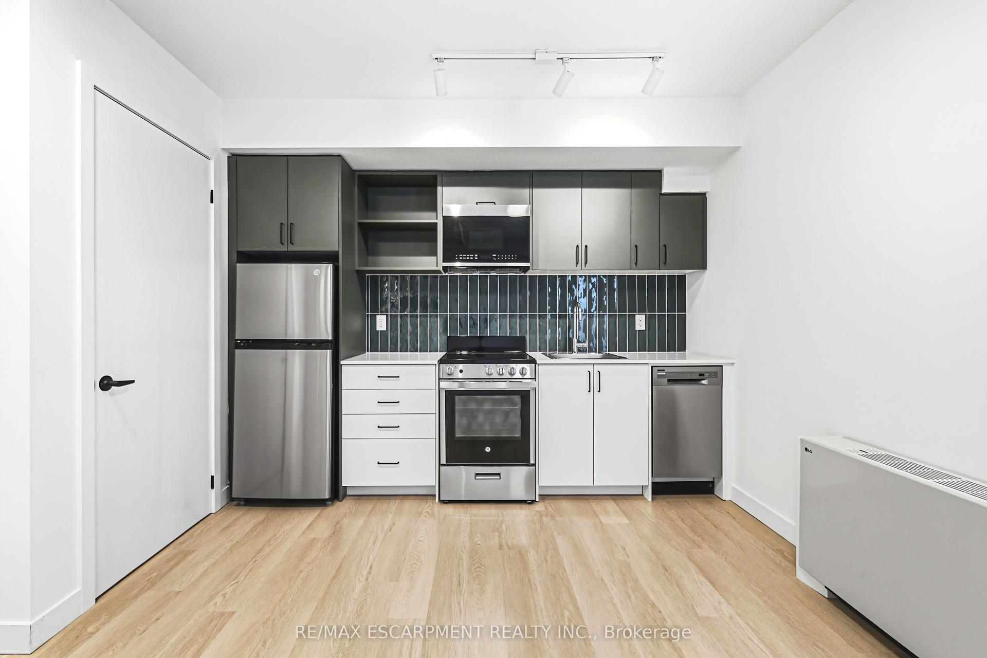 325 James Street S 306 #306, Hamilton — Multiplex for lease, photo 1