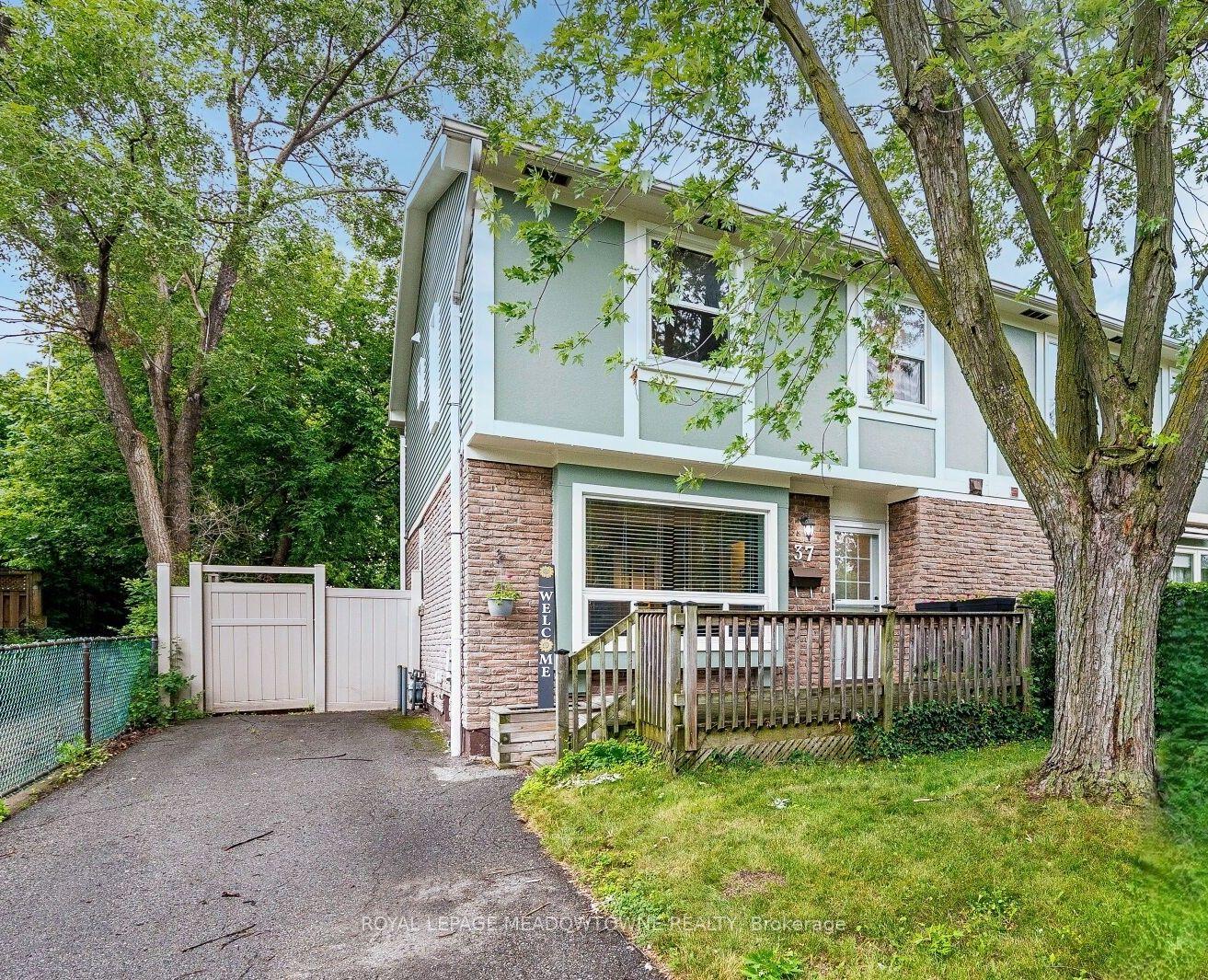 37 Salisbury Circle, Brampton — Semi-Detached for sale, photo 1