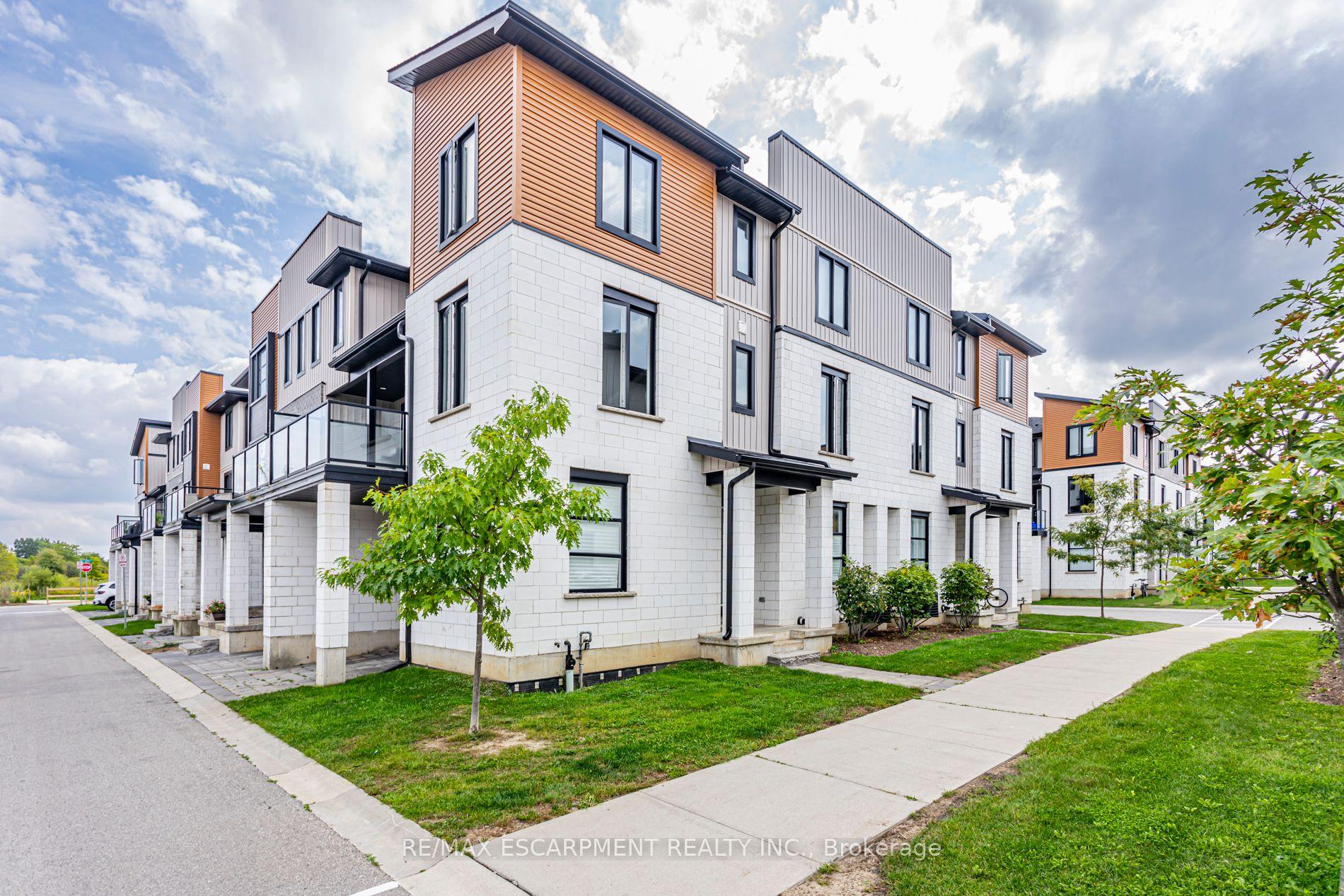 941 Manhattan Way — photo 1