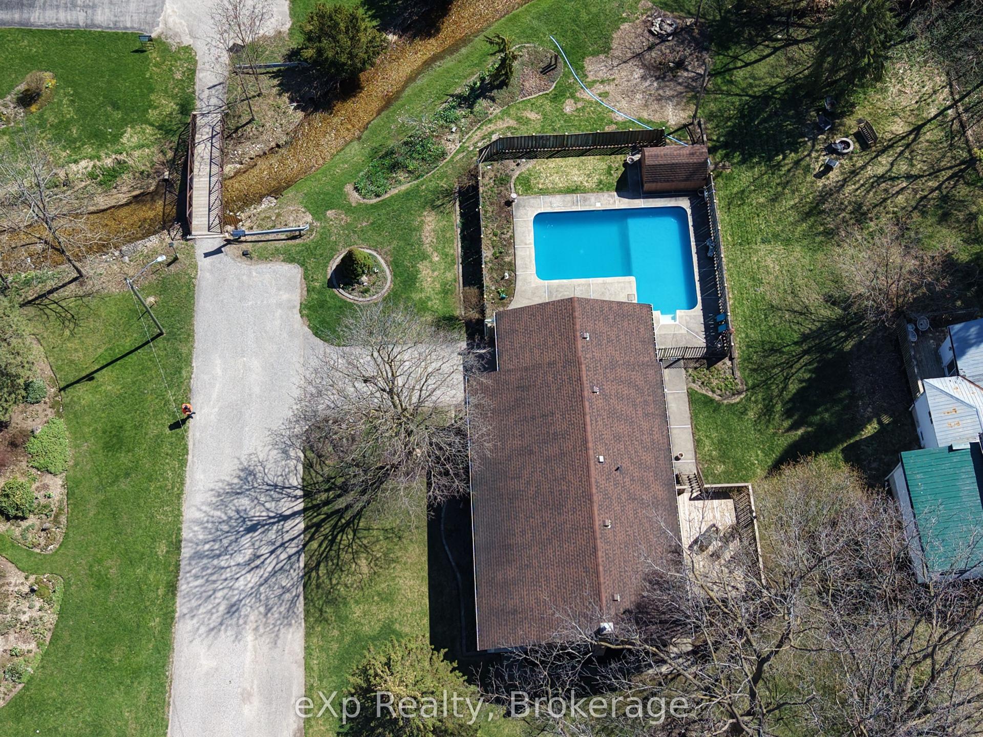303 Mary Street, Brockton — Detached for sale, photo 1