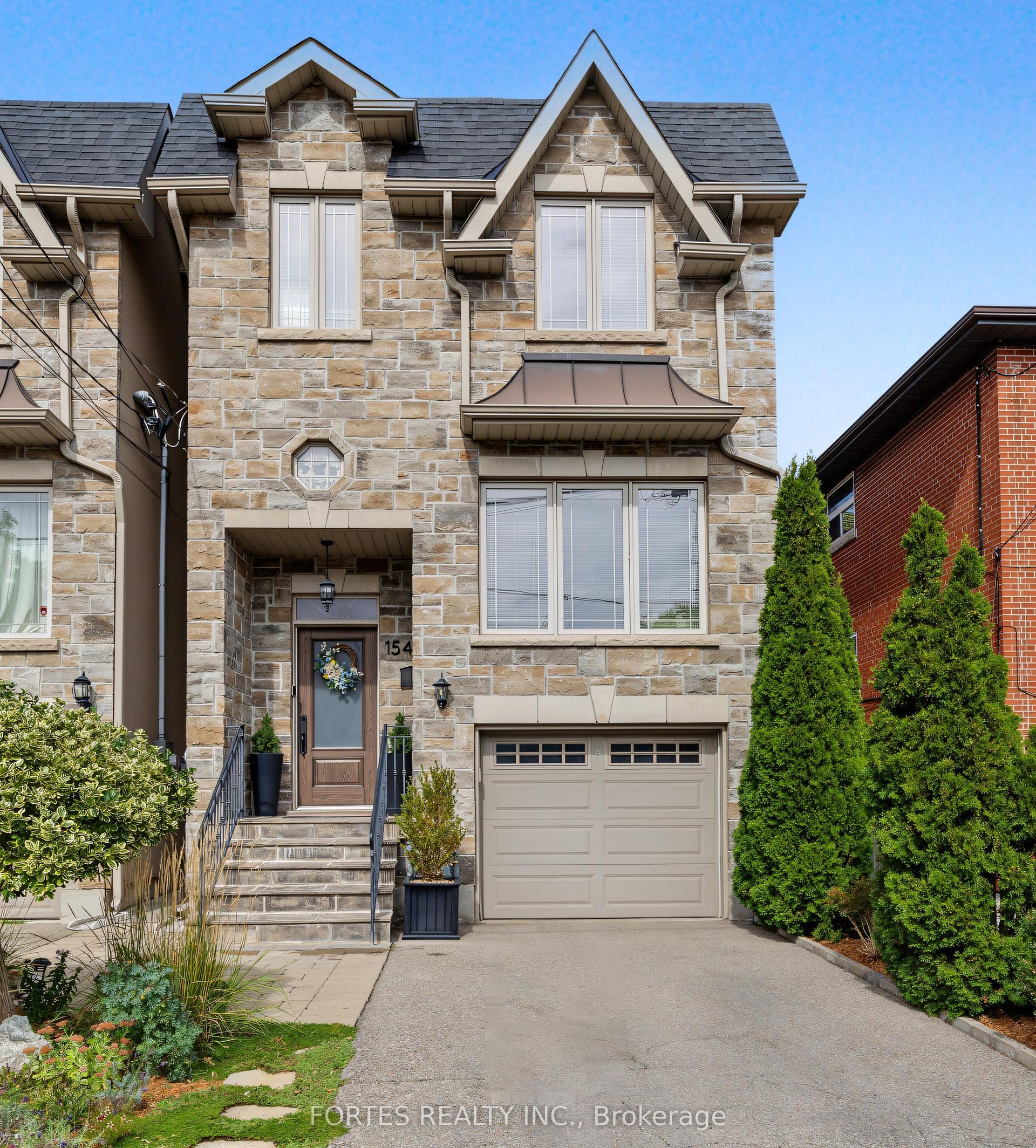 154 Holborne Avenue, Toronto — Detached for sale, photo 1