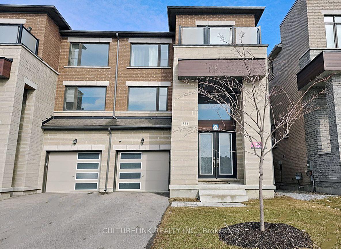 551 New England Court — photo 1