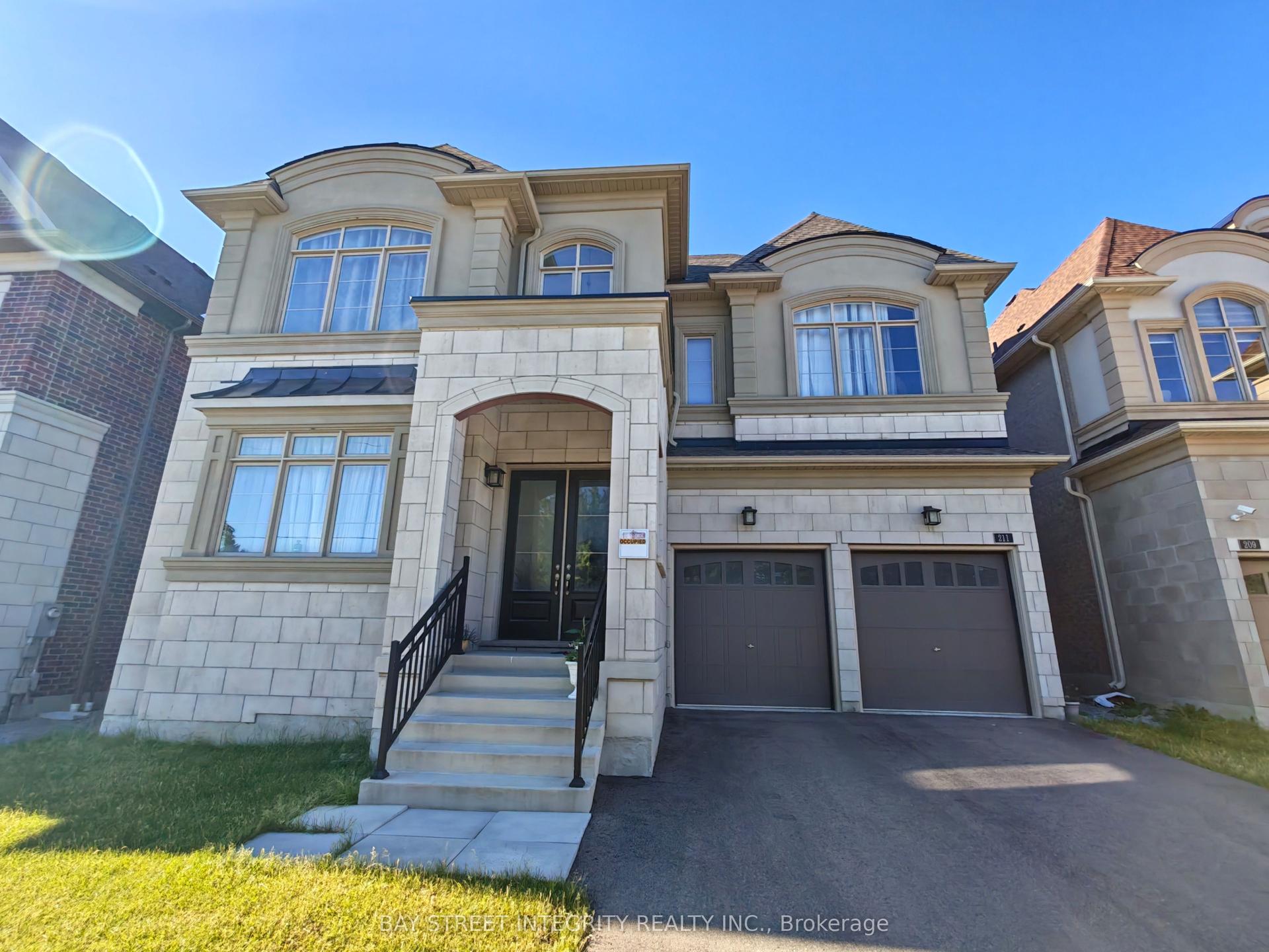 211 Hillsview Drive — photo 1