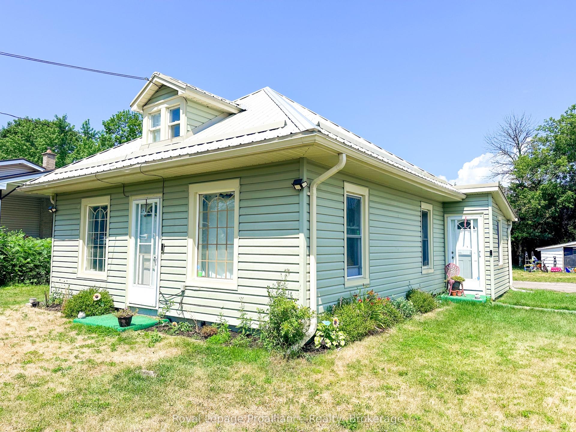 16 Huffman Road, Quinte West — Detached for sale, photo 1