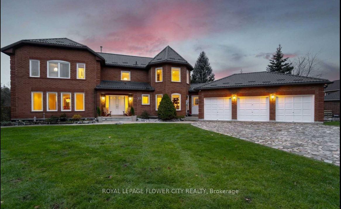 27 McCauley Drive — photo 1