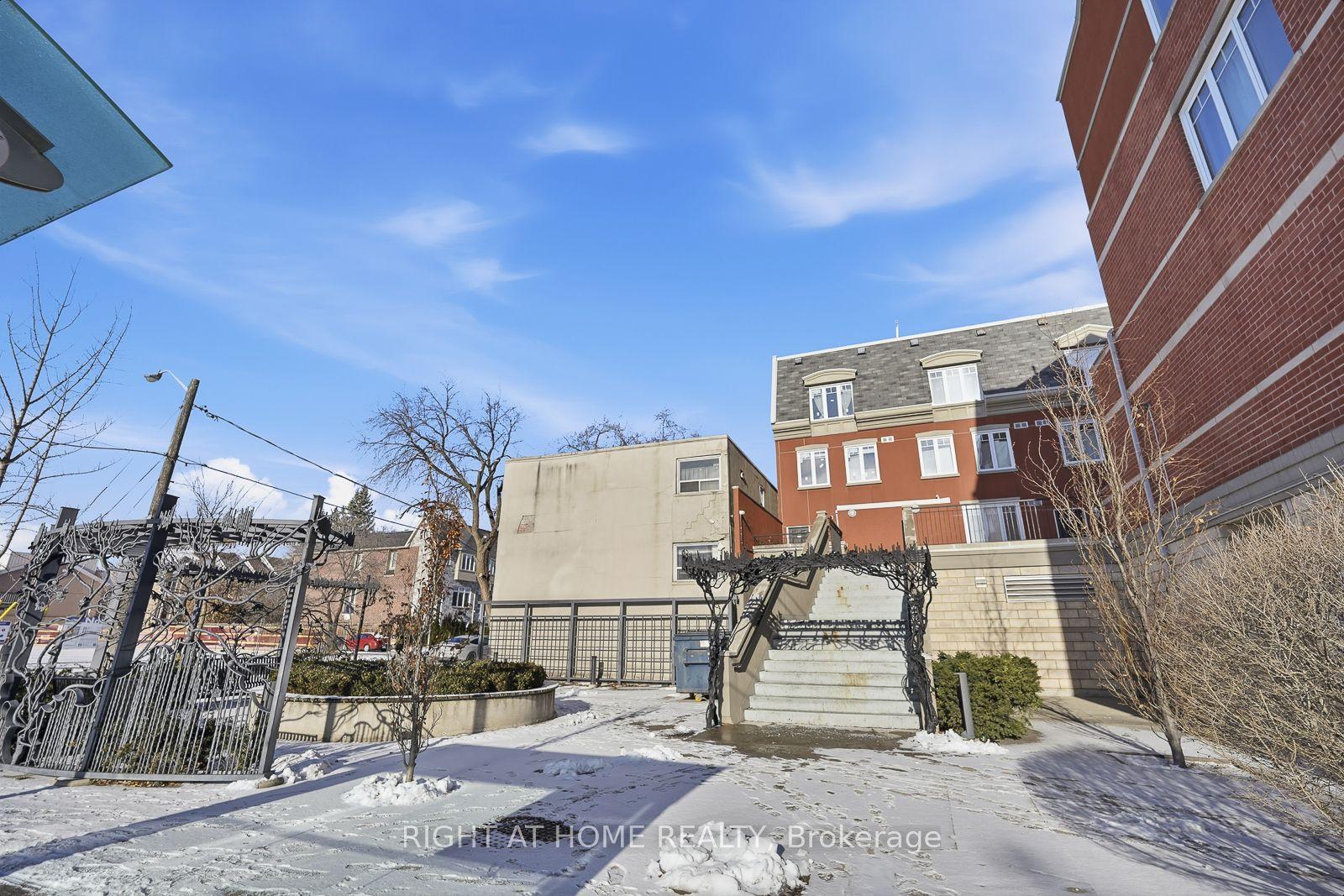 3400 Lake Shore Boulevard W 217 #217 — photo 1