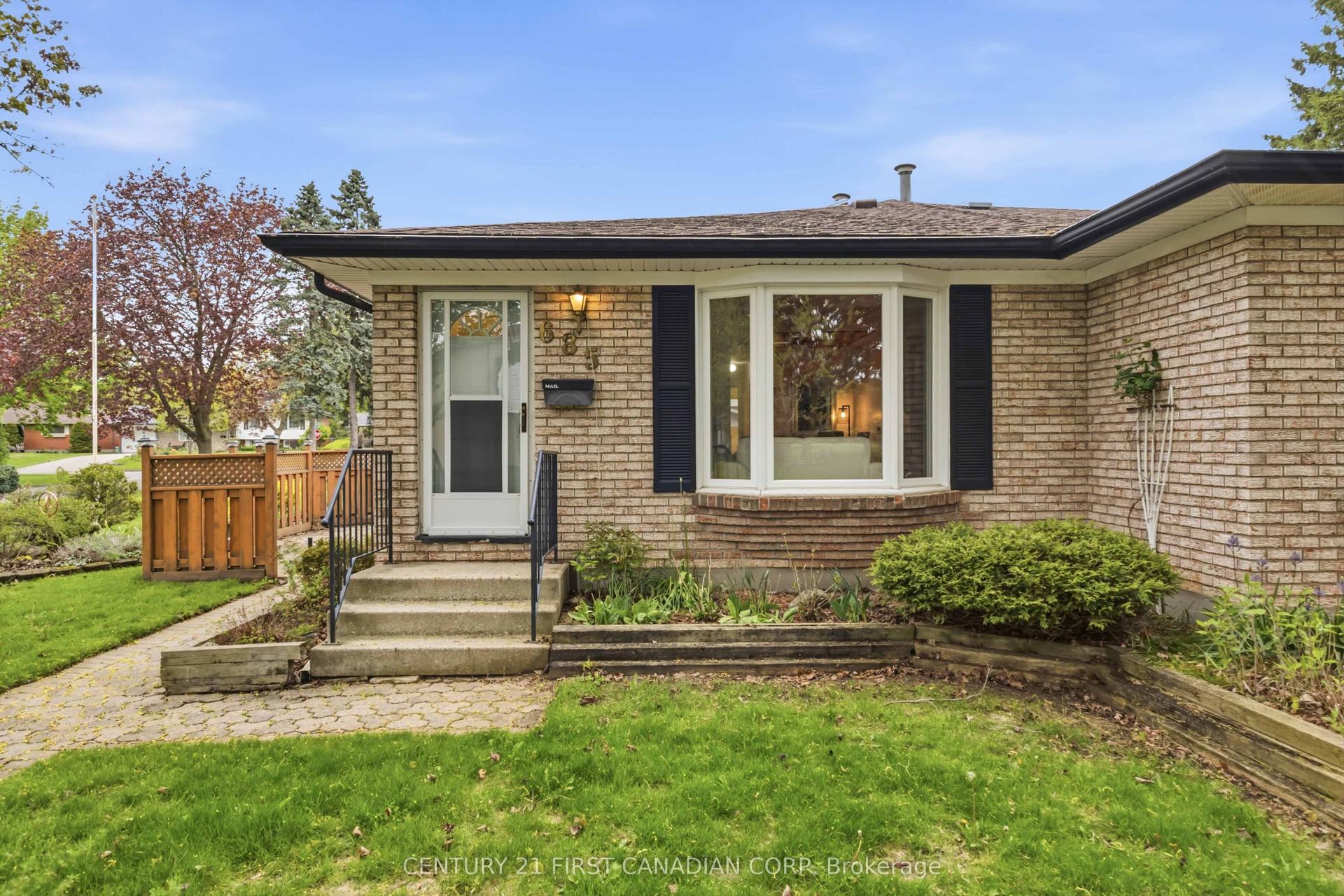 685 Ladybrook Crescent — photo 1