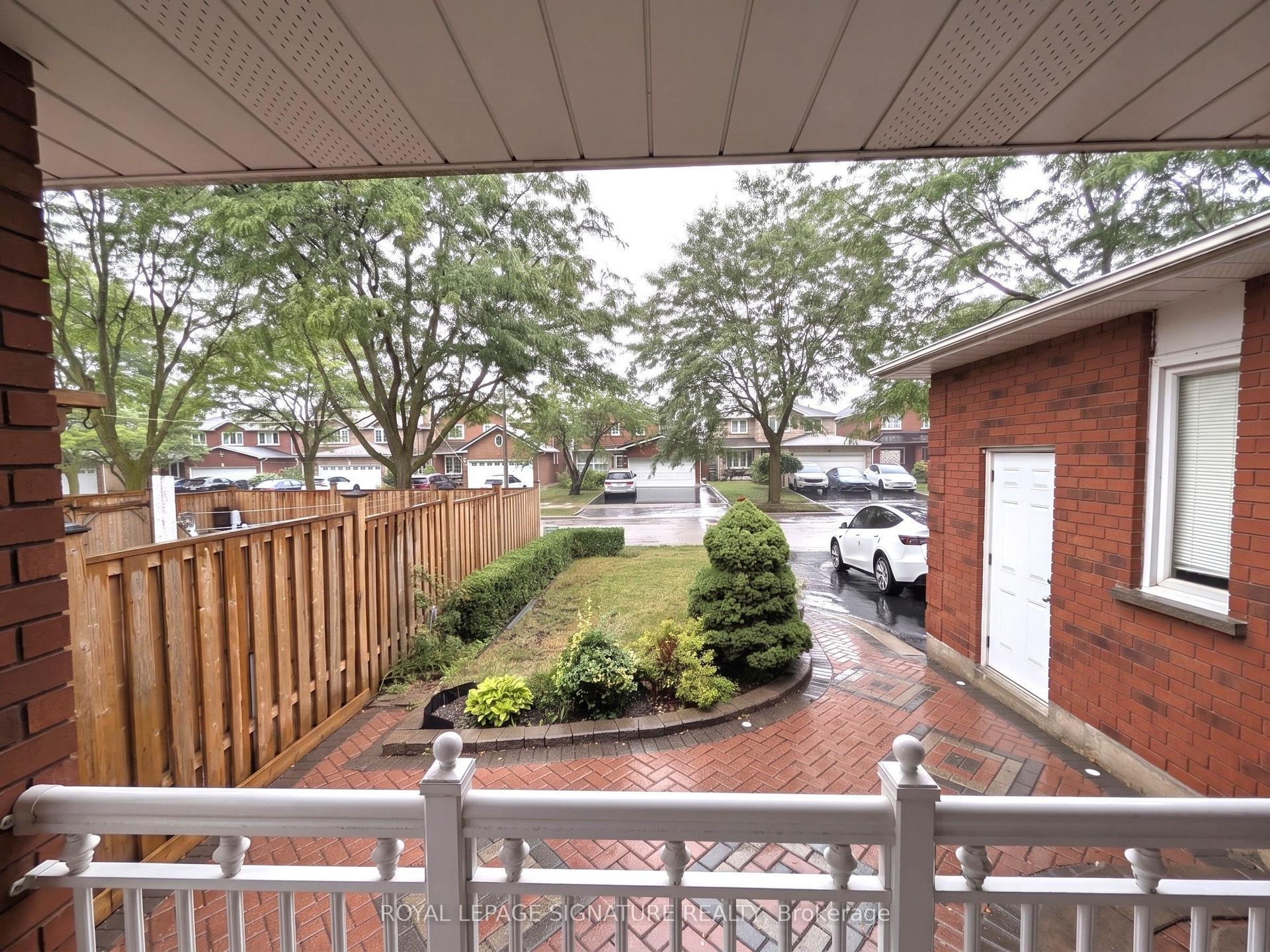 44 Bankview Circle, Toronto — Detached for lease, photo 1