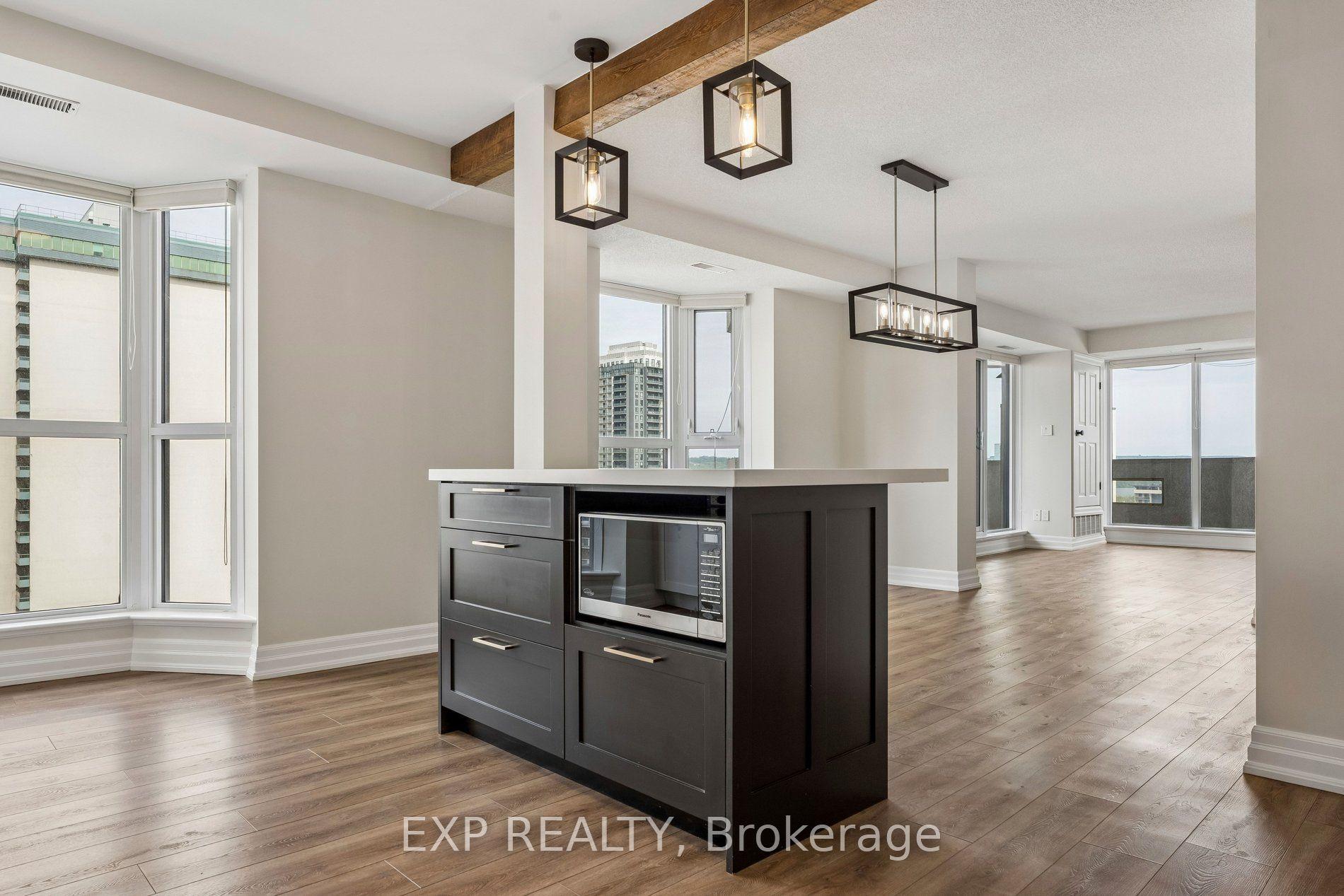 67 Caroline Street S 1304 #1304 — photo 1