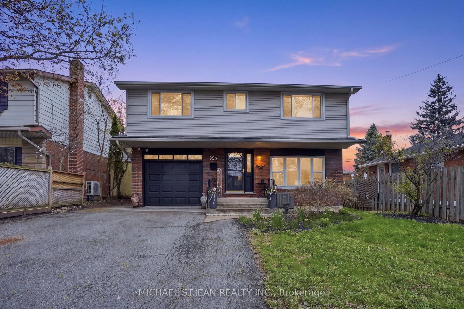 992 Garth Street — photo 1