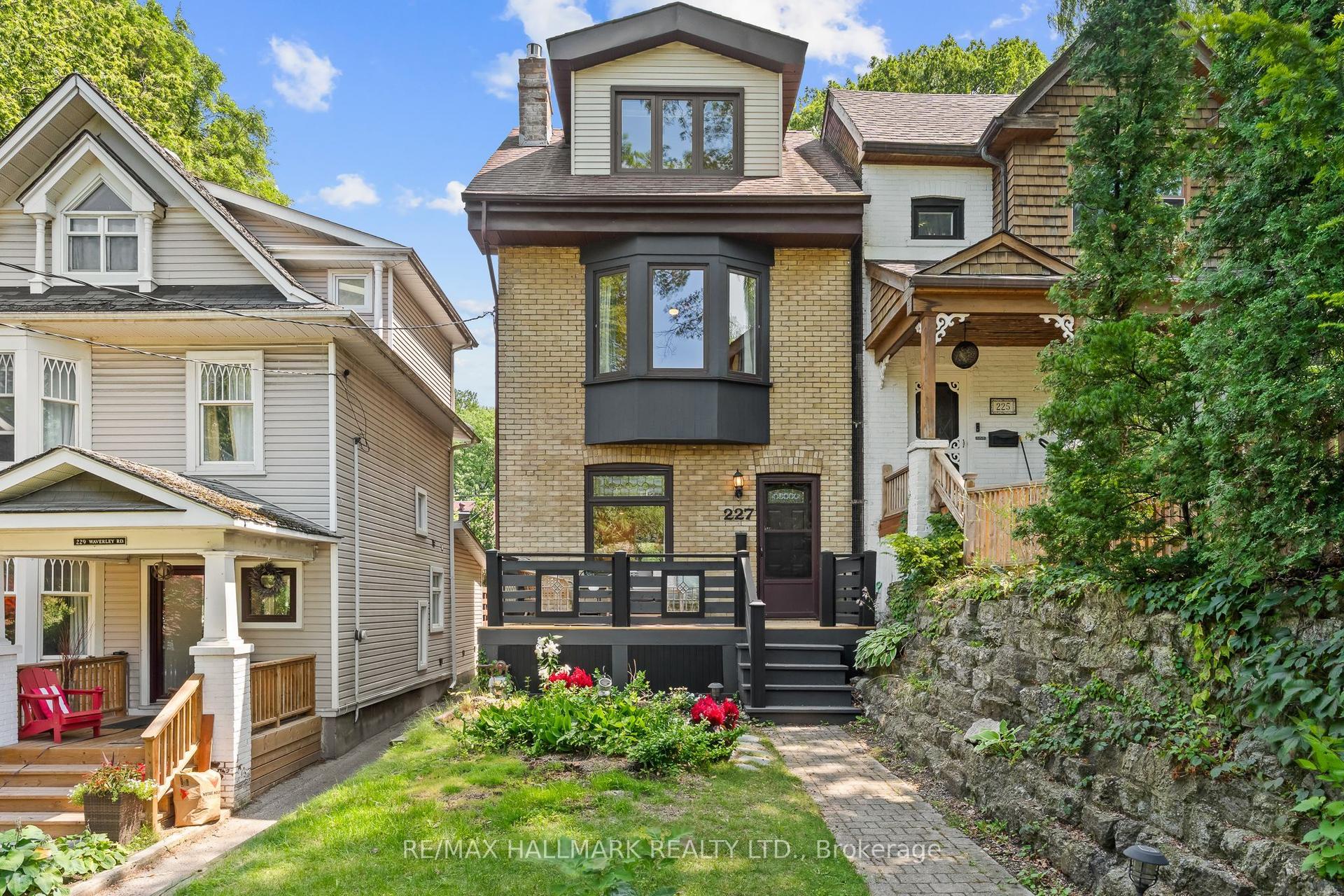 227 Waverley Road, Toronto — Detached for sale, photo 1