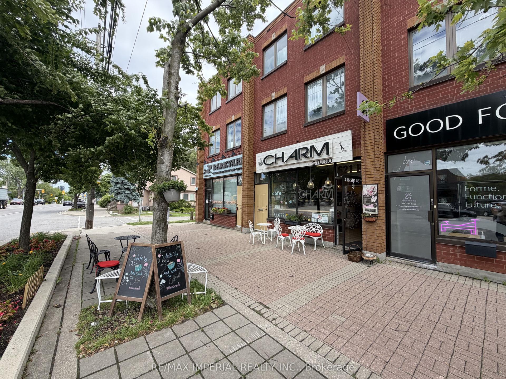 621B&C The Queensway, Toronto — Townhouse for sale, photo 1