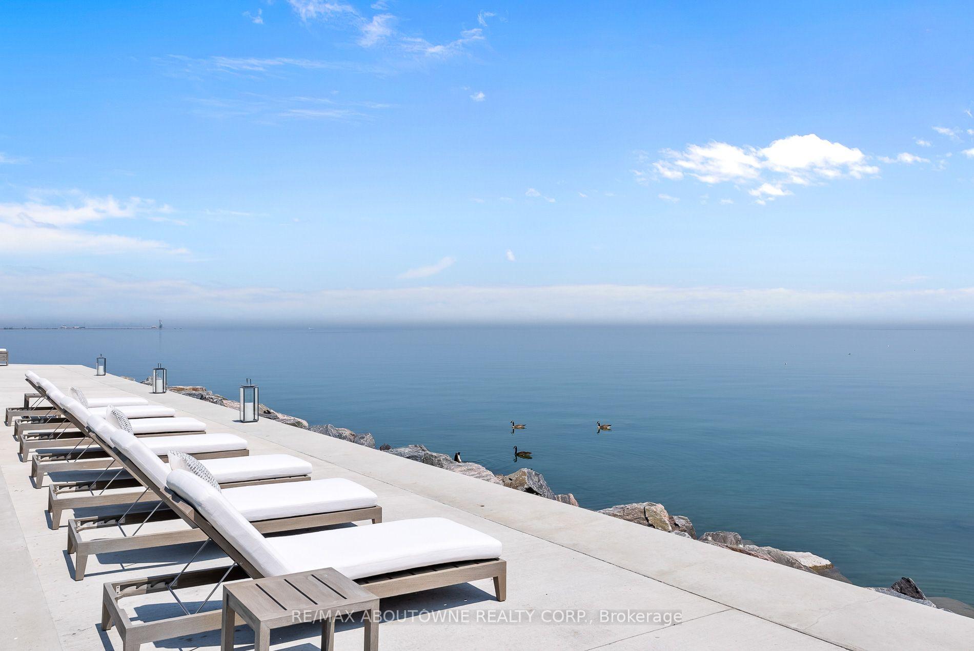 3 E Ennisclare Drive E — photo 1