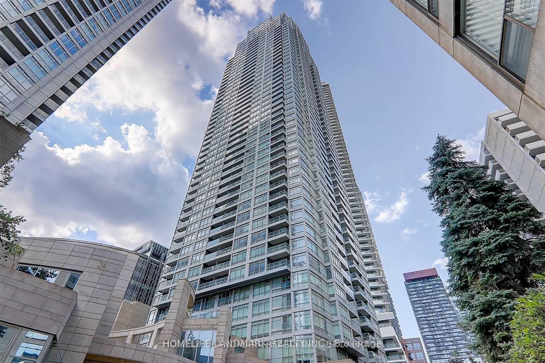 2191 Yonge Street 4211 #4211 — photo 1